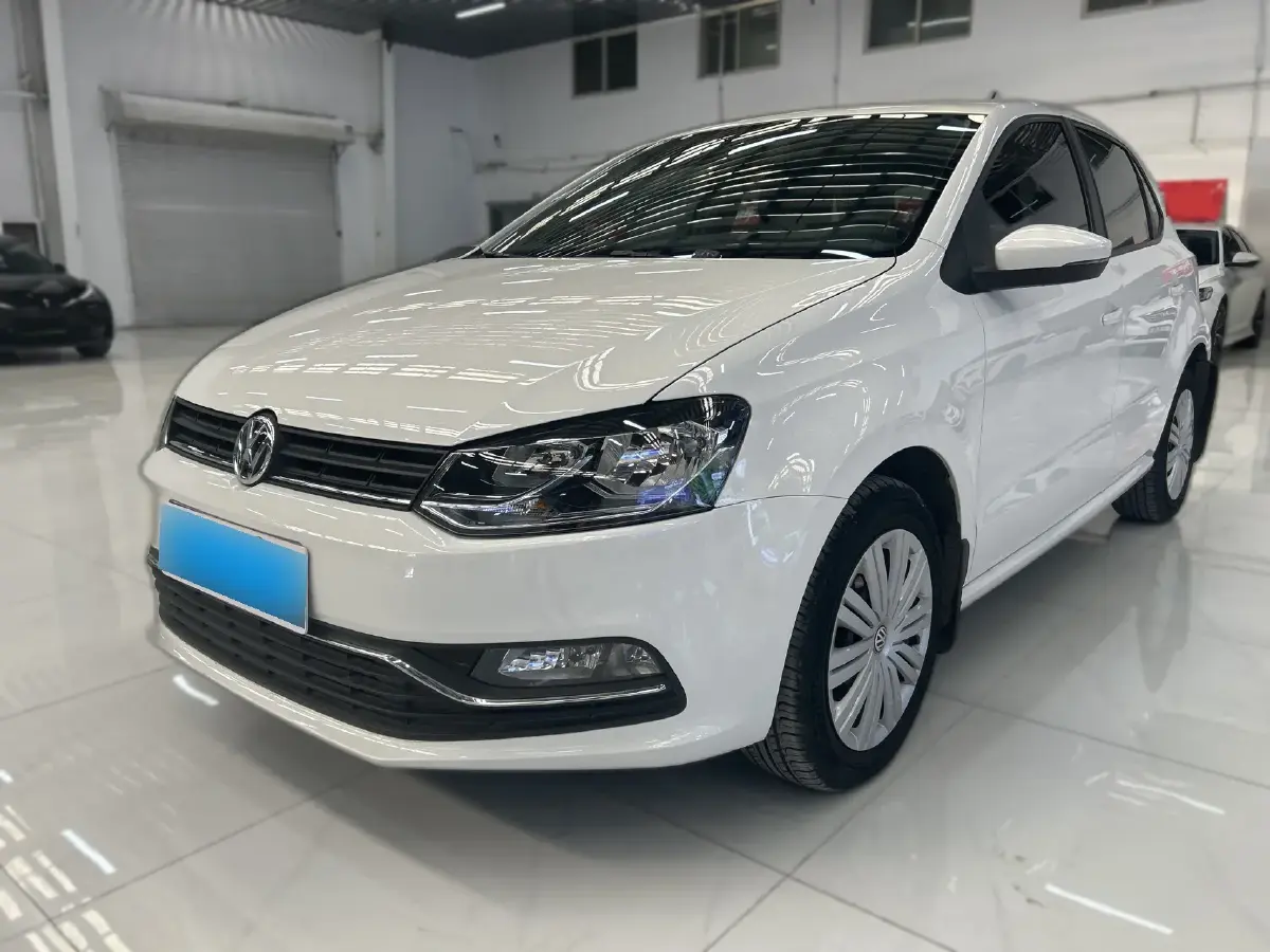 2016 Volkswagen Polo 1.6L 110HP L4 5MT
