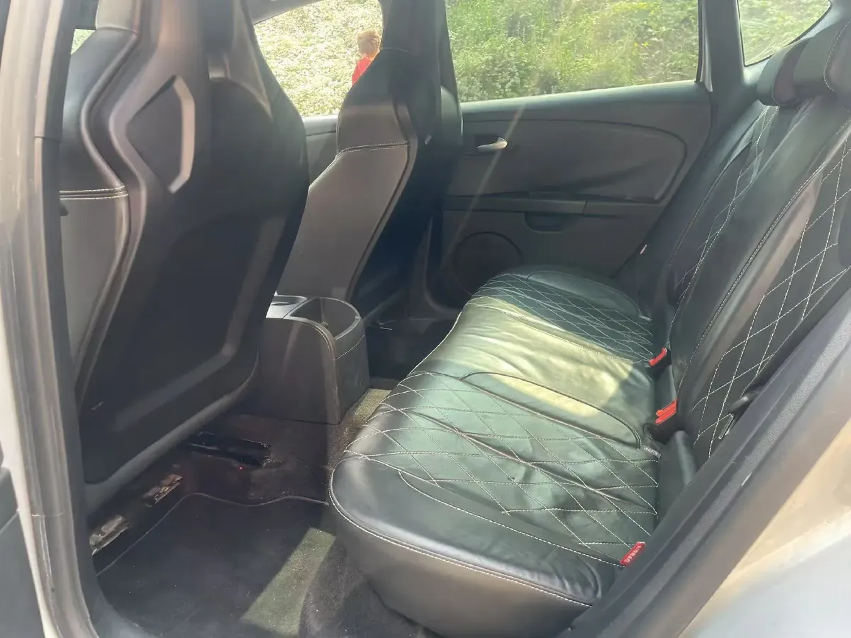 2012 Seat Leon 2.0T 211HP L4 6DCT,autocango,china used car exporter,china ev exporter,chinese used car exporter,chinese used ev exporter