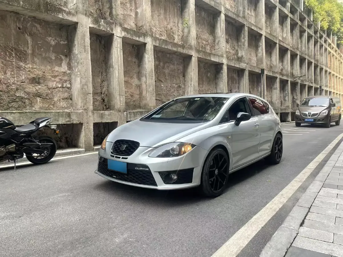 2012 Seat Leon 2.0T 211HP L4 6DCT,autocango,china used car exporter,china ev exporter,chinese used car exporter,chinese used ev exporter