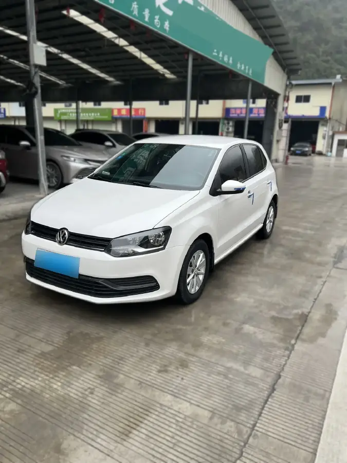 2016 Volkswagen Polo 1.4L 90HP L4 6AT