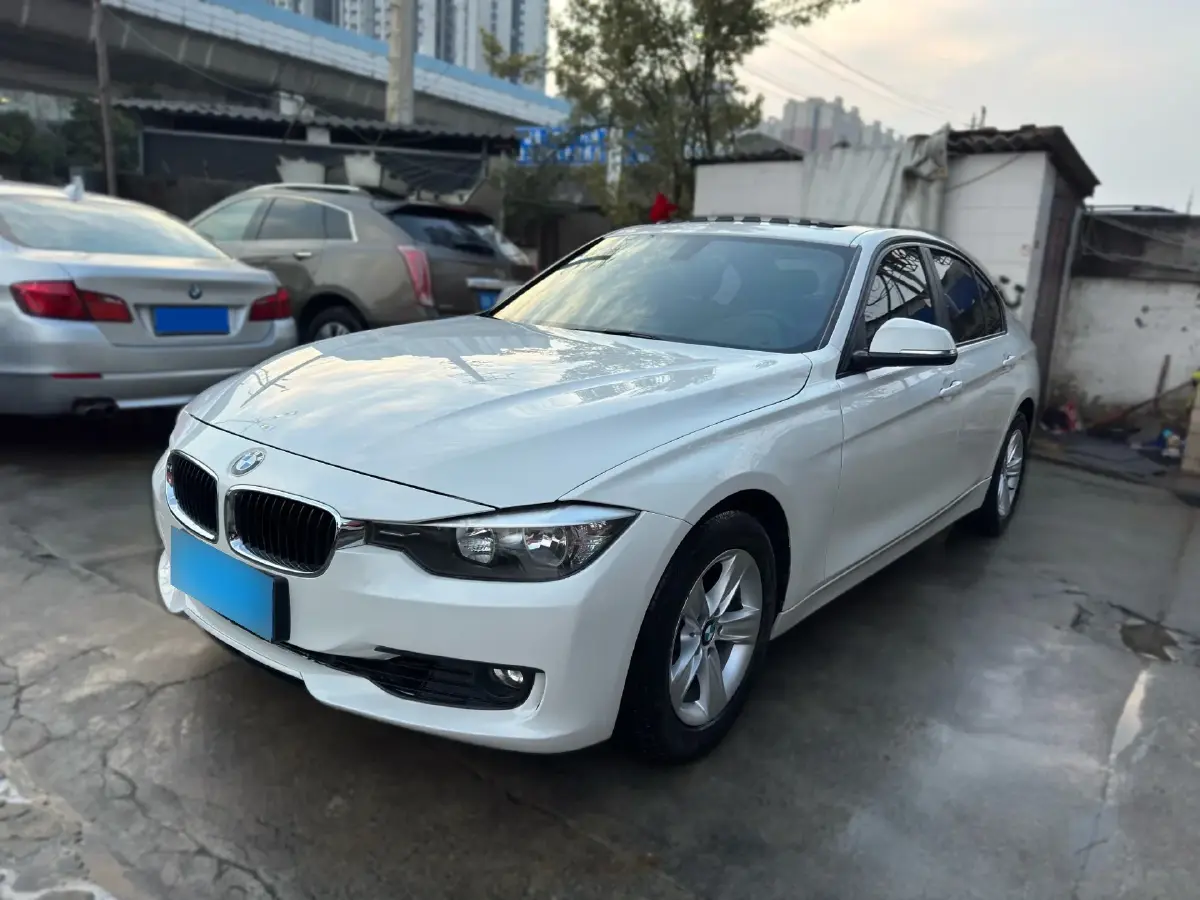 2015 BMW 3 Series 2.0T 184HP L4 8AT