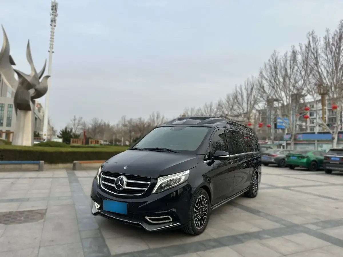 2017 Mercedes-Benz V Class 2.0T 211HP L4 7AT