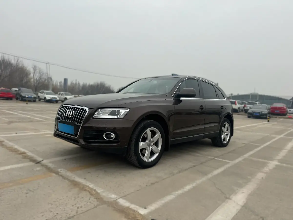 2010 Audi Q5 2.0T 211HP L4 7DCT