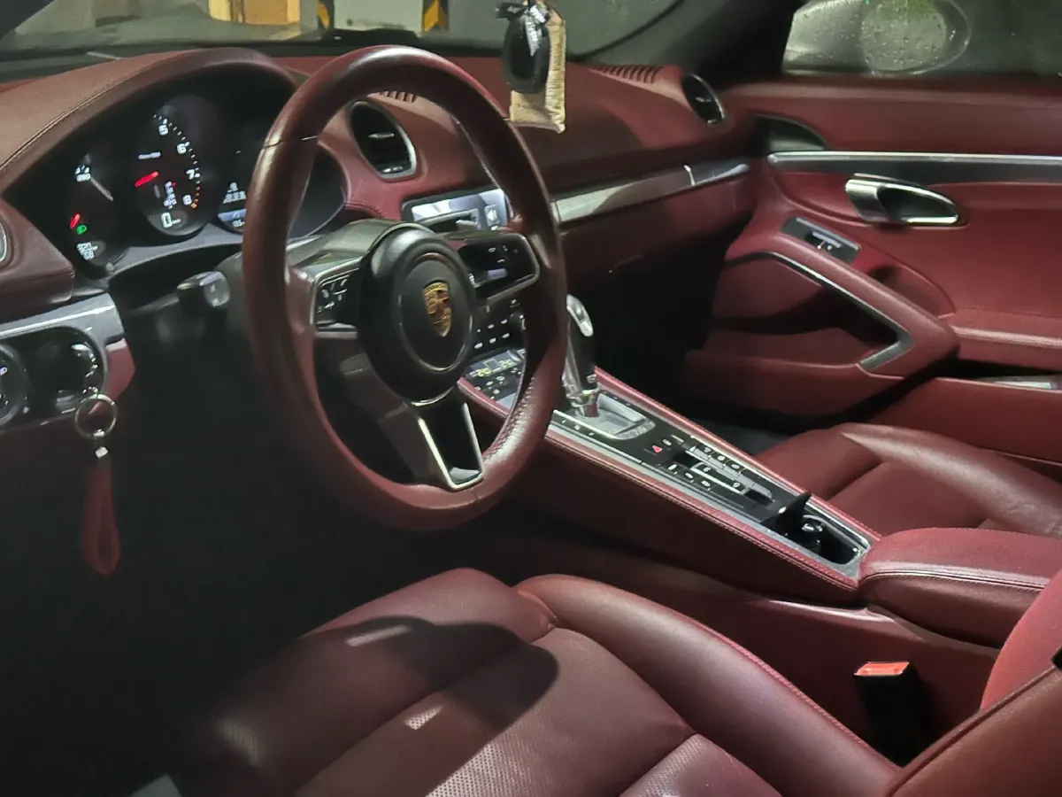 2018 Porsche 718 2.0T 250HP H4 7DCT,autocango,china used car exporter,china ev exporter,chinese used car exporter,chinese used ev exporter