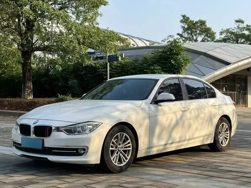 2015 BMW 3 Series 2.0T 184HP L4 8AT