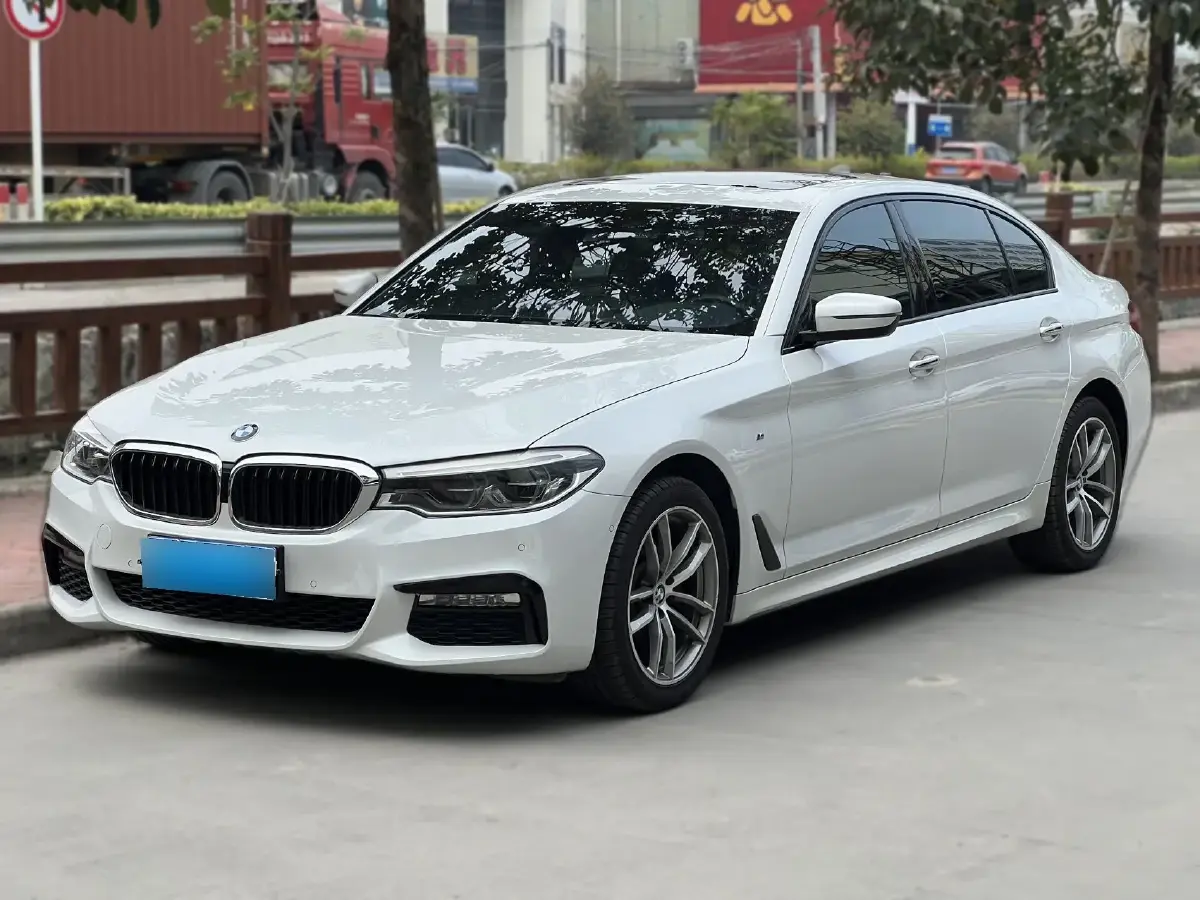 2018 BMW 5 Series 2.0T 184HP L4 8AT