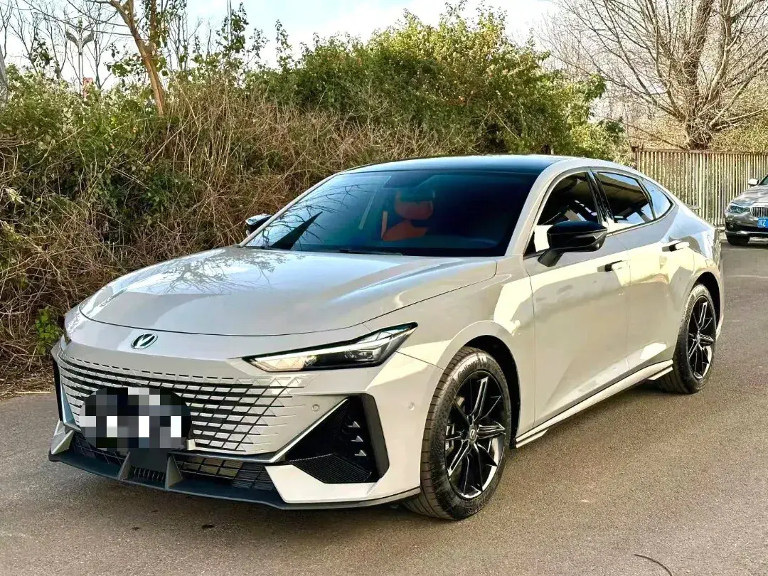 2022 ChangAn UNI-V 1.5T 188HP L4 7DCT