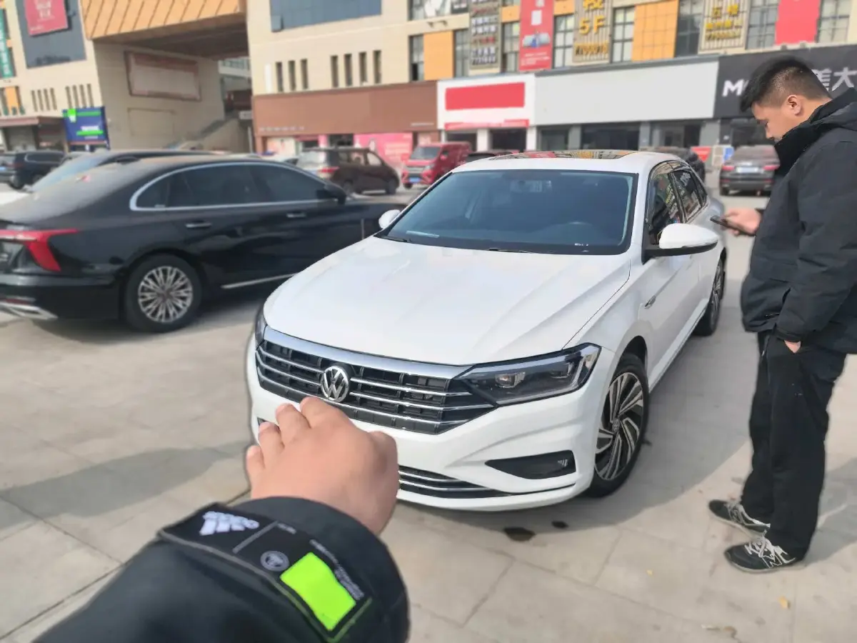 2022 Volkswagen Sagitar 1.4T 150HP L4 7DCT