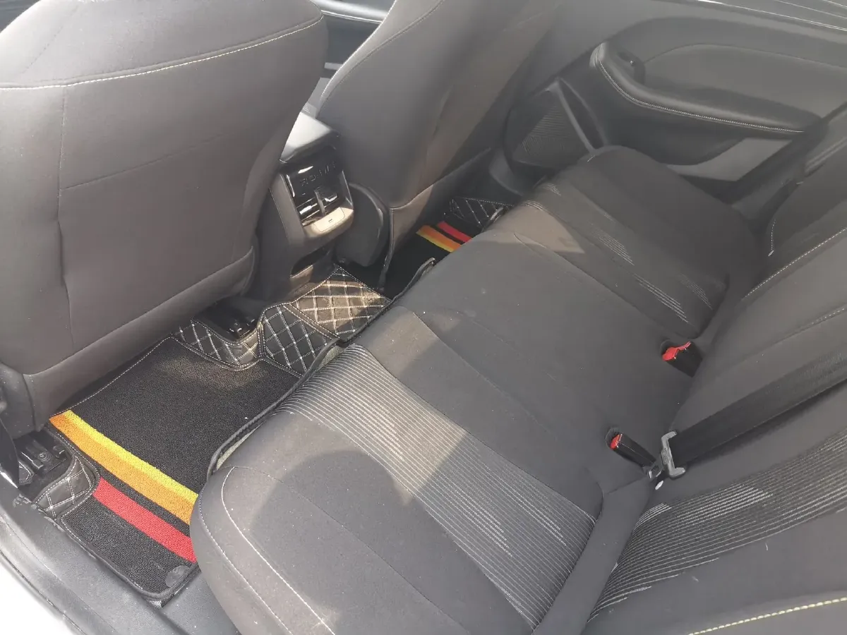 2021 Roewe i5 1.5L 120HP L4 CVT,autocango,china used car exporter,china ev exporter,chinese used car exporter,chinese used ev exporter