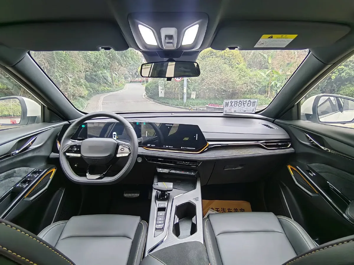 2023 ChangAn Oshan X5 Plus 1.5T 188HP L4 7DCT,autocango,china used car exporter,china ev exporter,chinese used car exporter,chinese used ev exporter