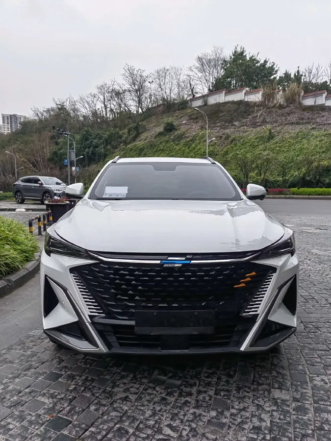 2023 ChangAn Oshan X5 Plus 1.5T 188HP L4 7DCT,autocango,china used car exporter,china ev exporter,chinese used car exporter,chinese used ev exporter