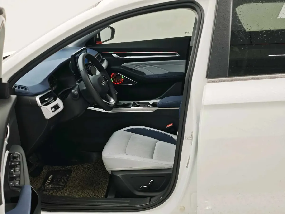 2013 Geely Emgrand Classic 1.8L 139HP L4 CVT,autocango,china used car exporter,china ev exporter,chinese used car exporter,chinese used ev exporter