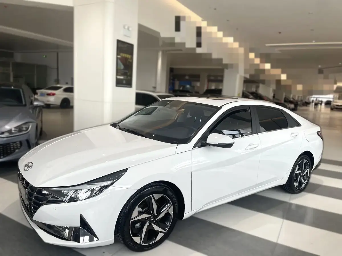 2022 Hyundai Elantra 1.5L 115HP L4 CVT