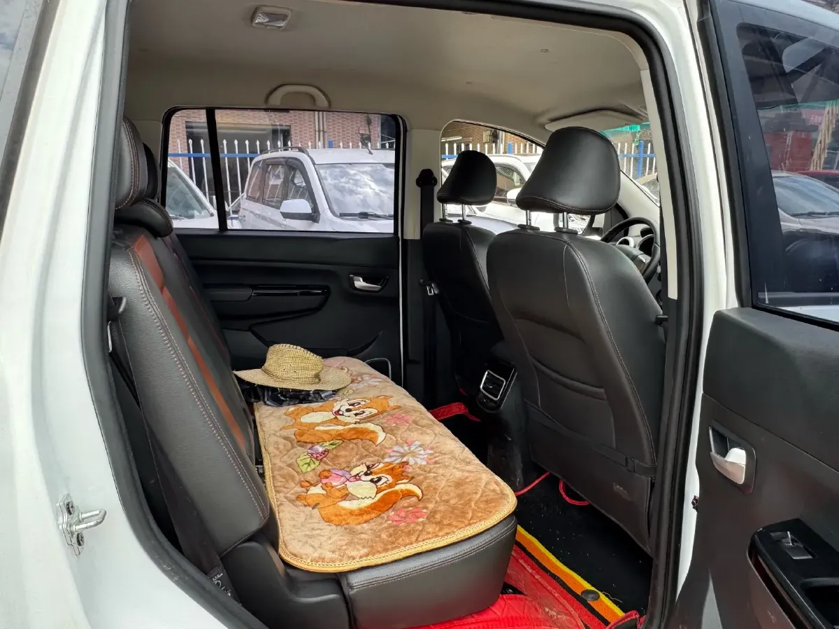 2021 SWM X3 1.5L 112HP L4 5MT,autocango,china used car exporter,china ev exporter,chinese used car exporter,chinese used ev exporter