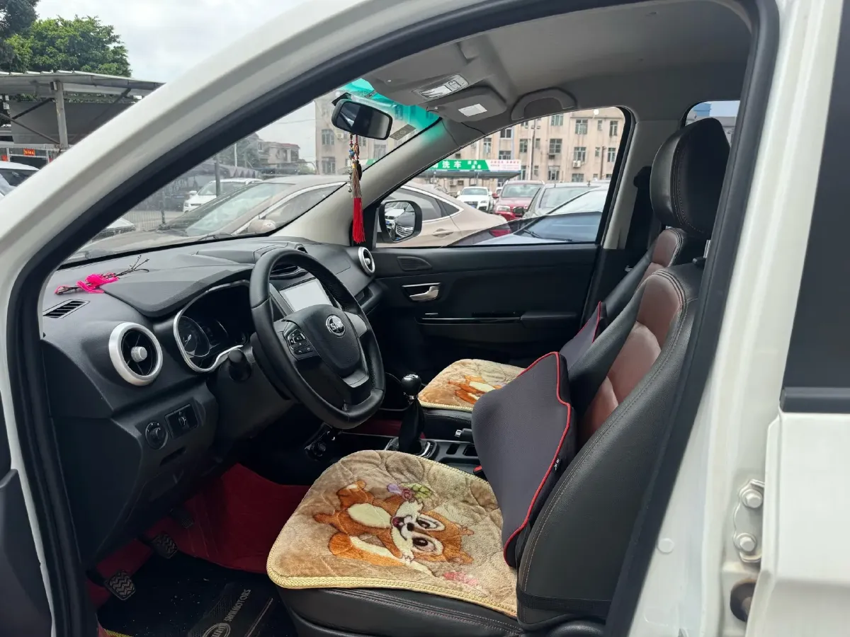 2021 SWM X3 1.5L 112HP L4 5MT,autocango,china used car exporter,china ev exporter,chinese used car exporter,chinese used ev exporter