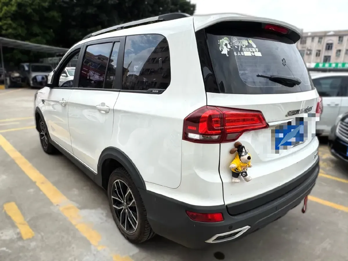 2021 SWM X3 1.5L 112HP L4 5MT,autocango,china used car exporter,china ev exporter,chinese used car exporter,chinese used ev exporter