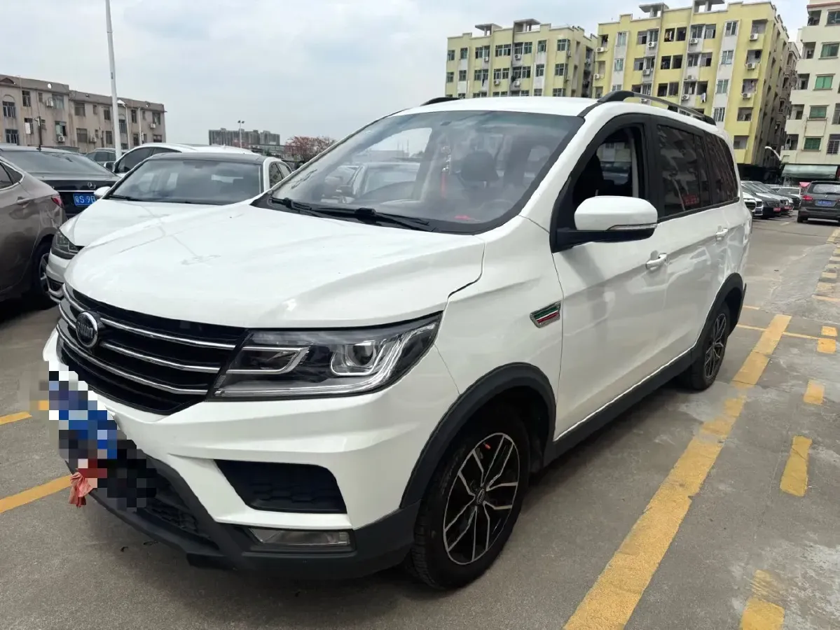 2021 SWM X3 1.5L 112HP L4 5MT,autocango,china used car exporter,china ev exporter,chinese used car exporter,chinese used ev exporter