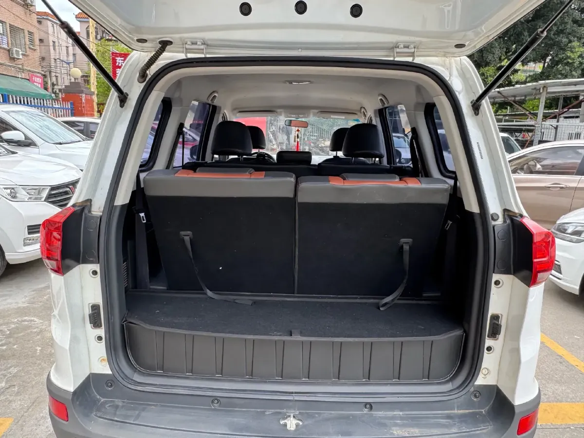 2021 SWM X3 1.5L 112HP L4 5MT,autocango,china used car exporter,china ev exporter,chinese used car exporter,chinese used ev exporter