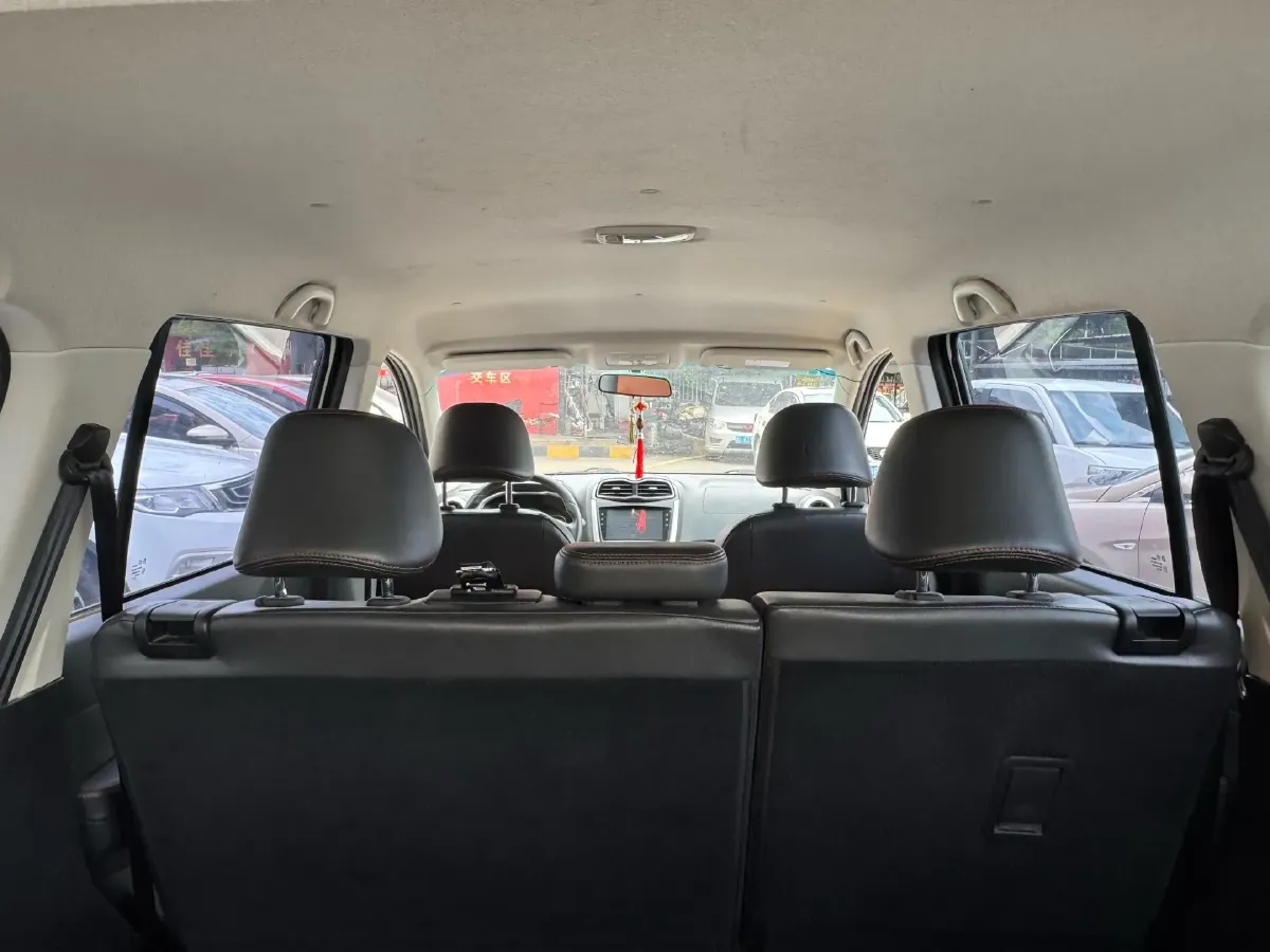 2021 SWM X3 1.5L 112HP L4 5MT,autocango,china used car exporter,china ev exporter,chinese used car exporter,chinese used ev exporter