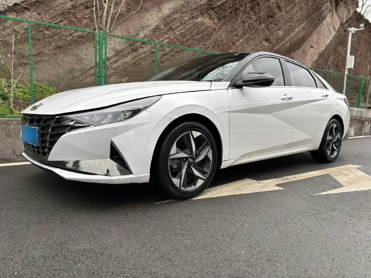 2021 Hyundai Elantra 1.5L 115HP L4 CVT