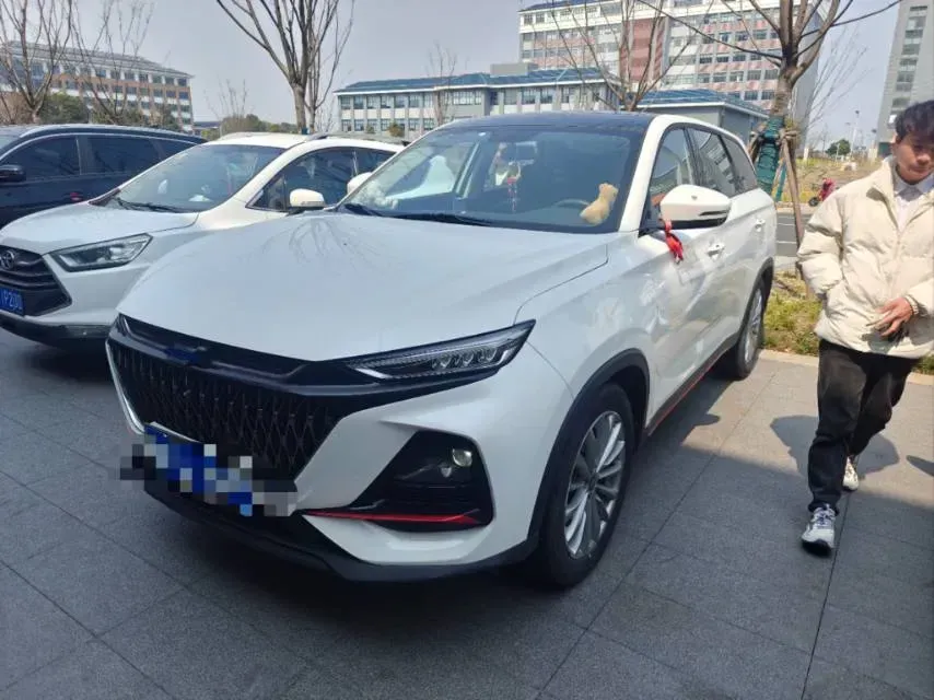 2022 ChangAn Oshan X7 Plus 1.5T 188HP L4 7DCT,autocango,china used car exporter,china ev exporter,chinese used car exporter,chinese used ev exporter