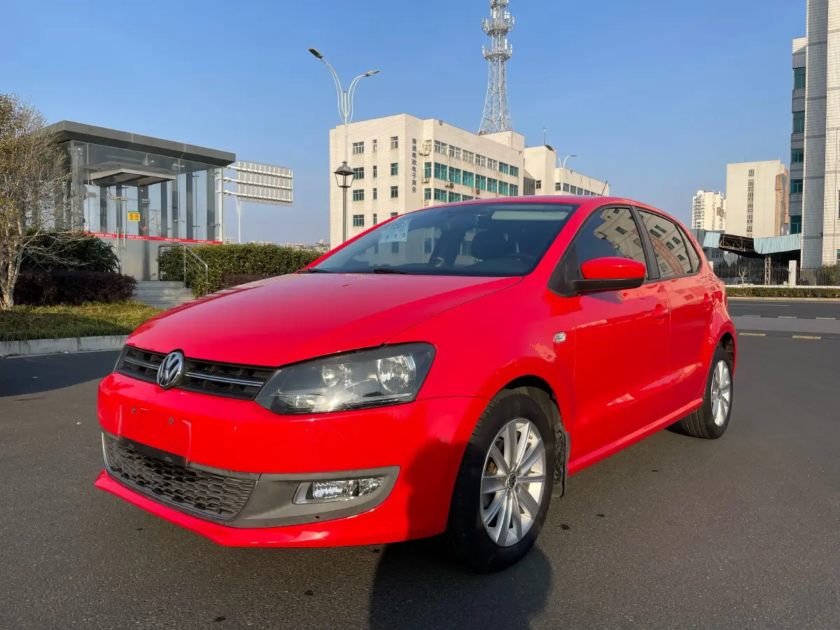 2013 Volkswagen Polo 1.6L 105HP L4 6AT