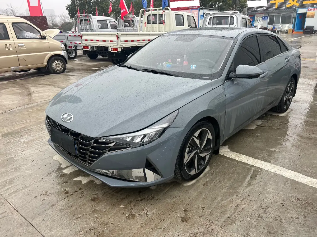 2022 Hyundai Elantra 1.5L 115HP L4 CVT