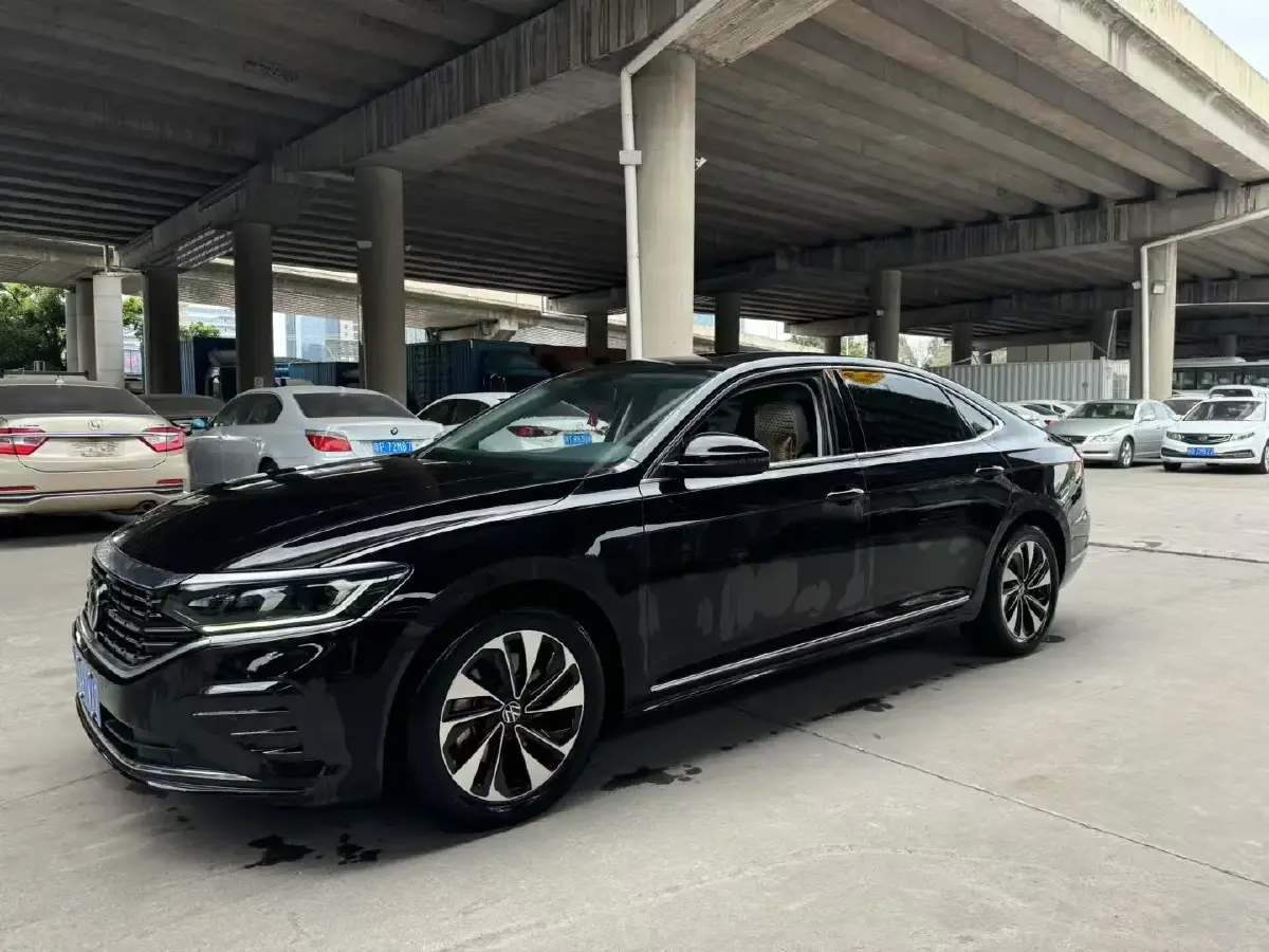 2022 Volkswagen Passat 1.4T 150HP L4 7DCT