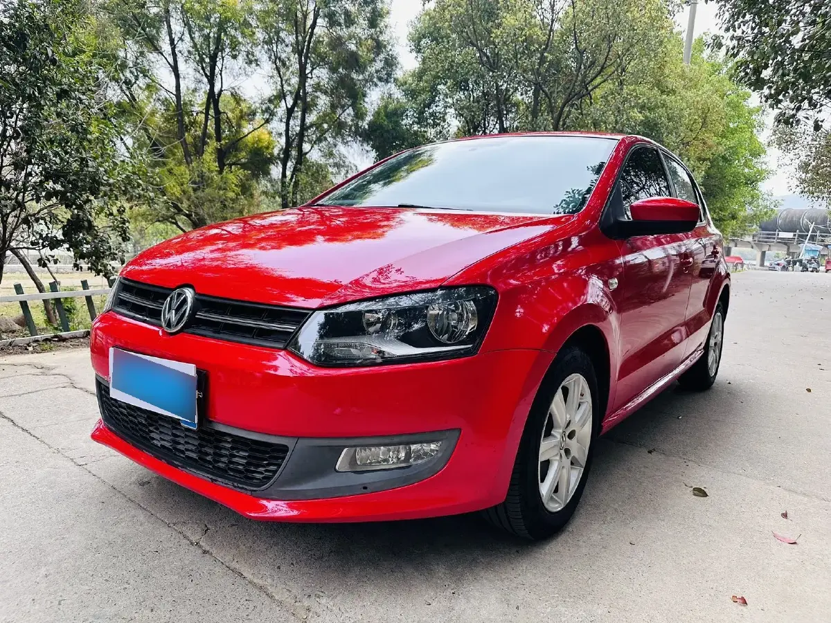 2013 Volkswagen Polo 1.4L 86HP L4 5MT