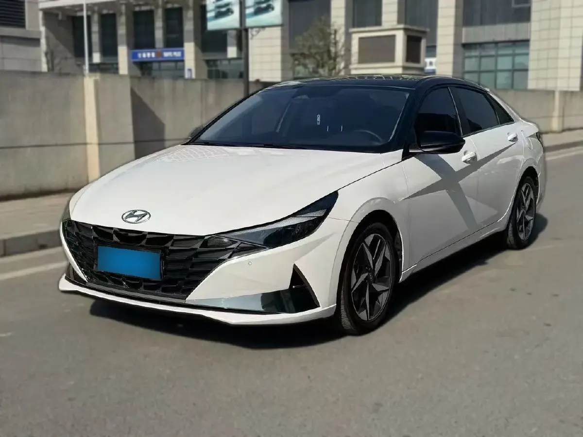 2022 Hyundai Elantra 1.5L 115HP L4 CVT