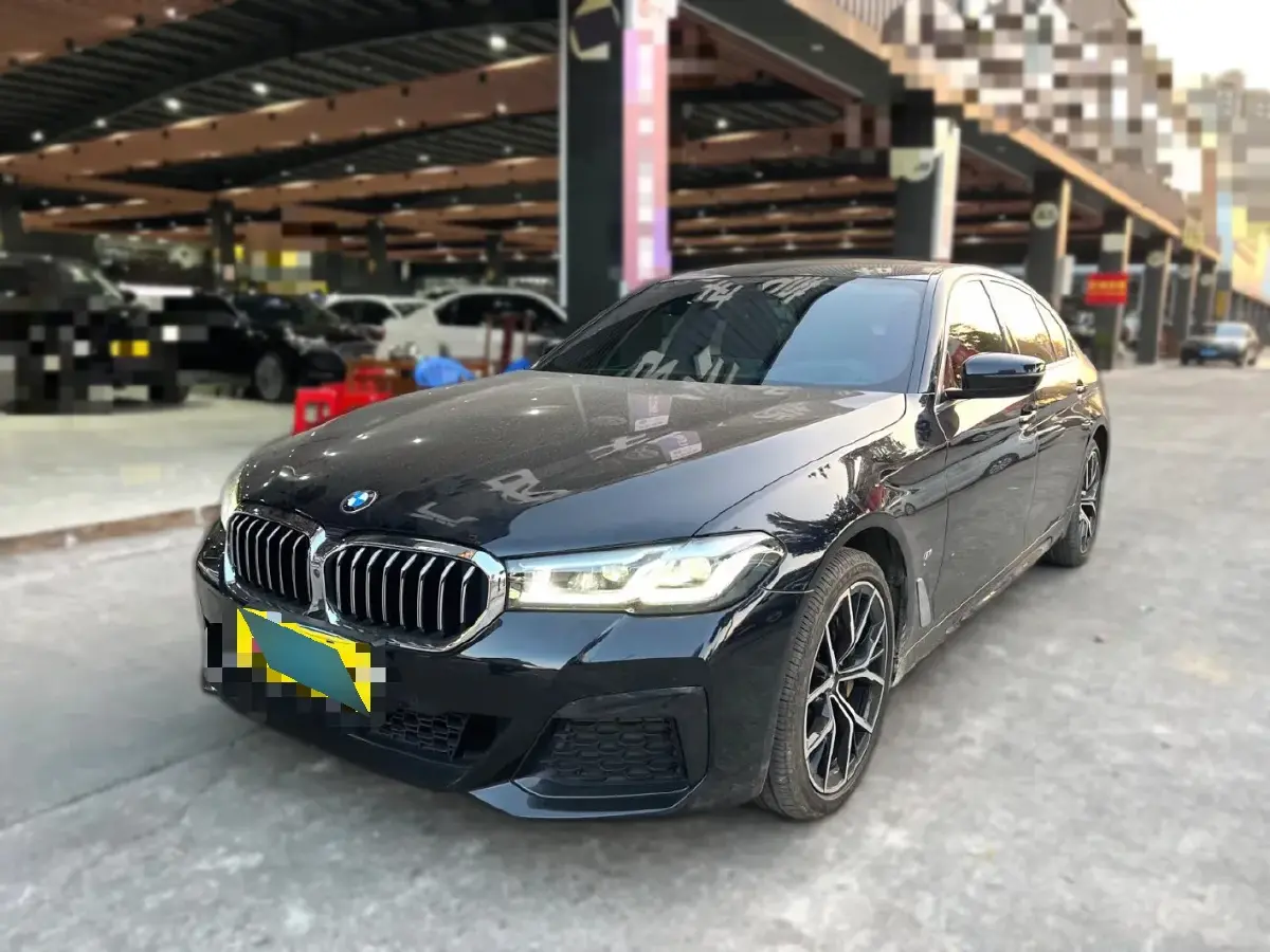 2022 BMW 5 Series 2.0T 252HP L4 8AT