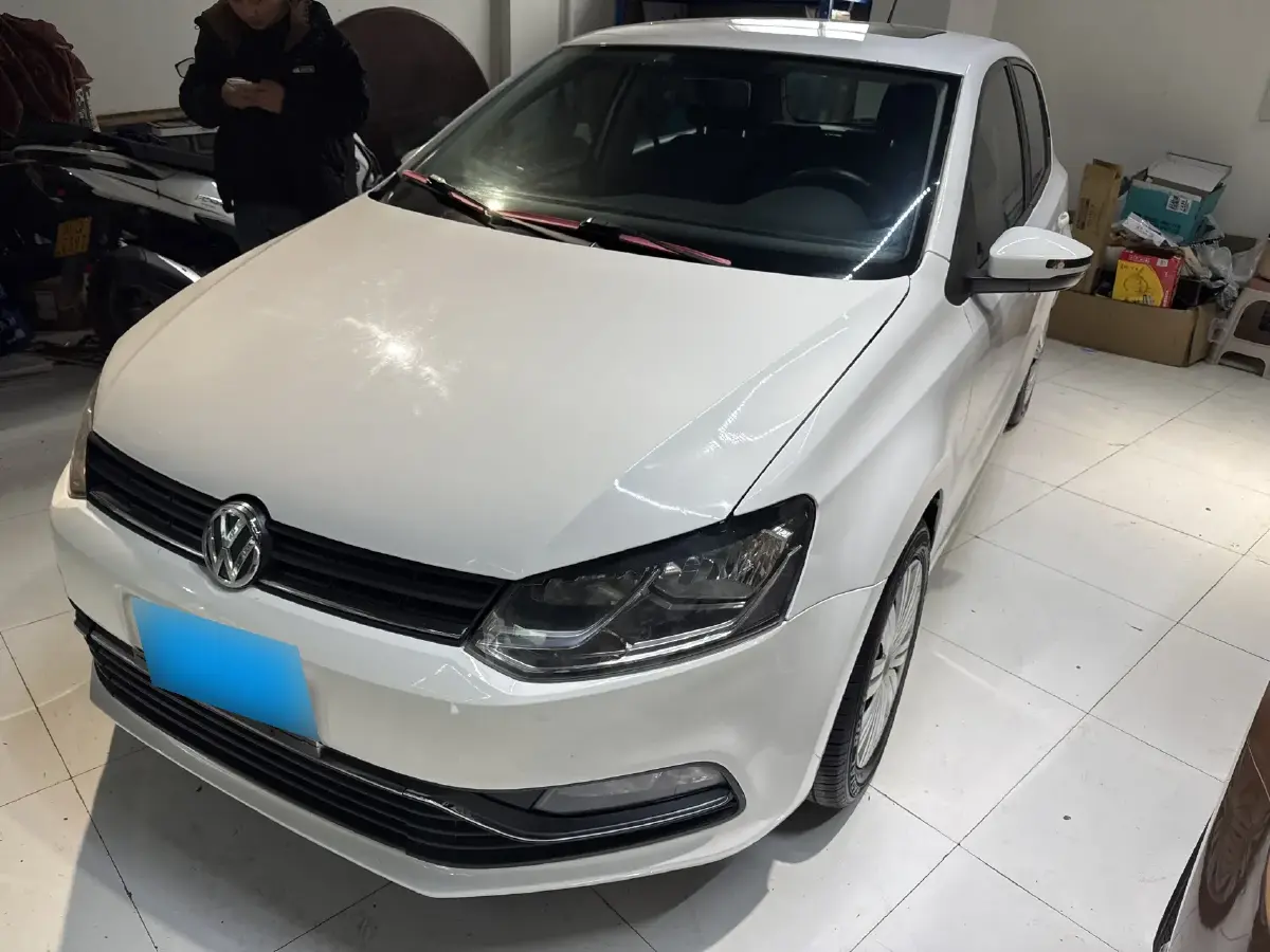 2016 Volkswagen Polo 1.6L 110HP L4 5MT
