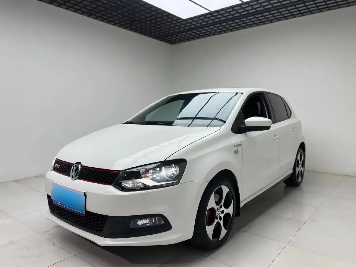 2012 Volkswagen Polo 1.4T 131HP L4 7DCT