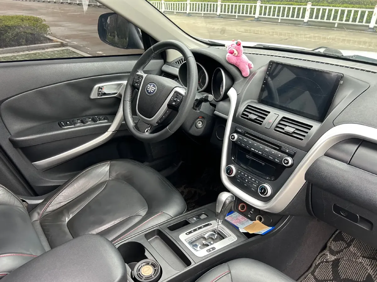 2013 Bestune X80 2.0L 147HP L4 6MT,autocango,china used car exporter,china ev exporter,chinese used car exporter,chinese used ev exporter