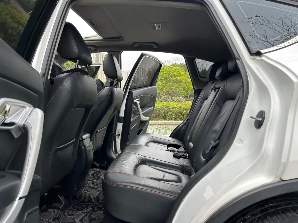 2013 Bestune X80 2.0L 147HP L4 6MT,autocango,china used car exporter,china ev exporter,chinese used car exporter,chinese used ev exporter