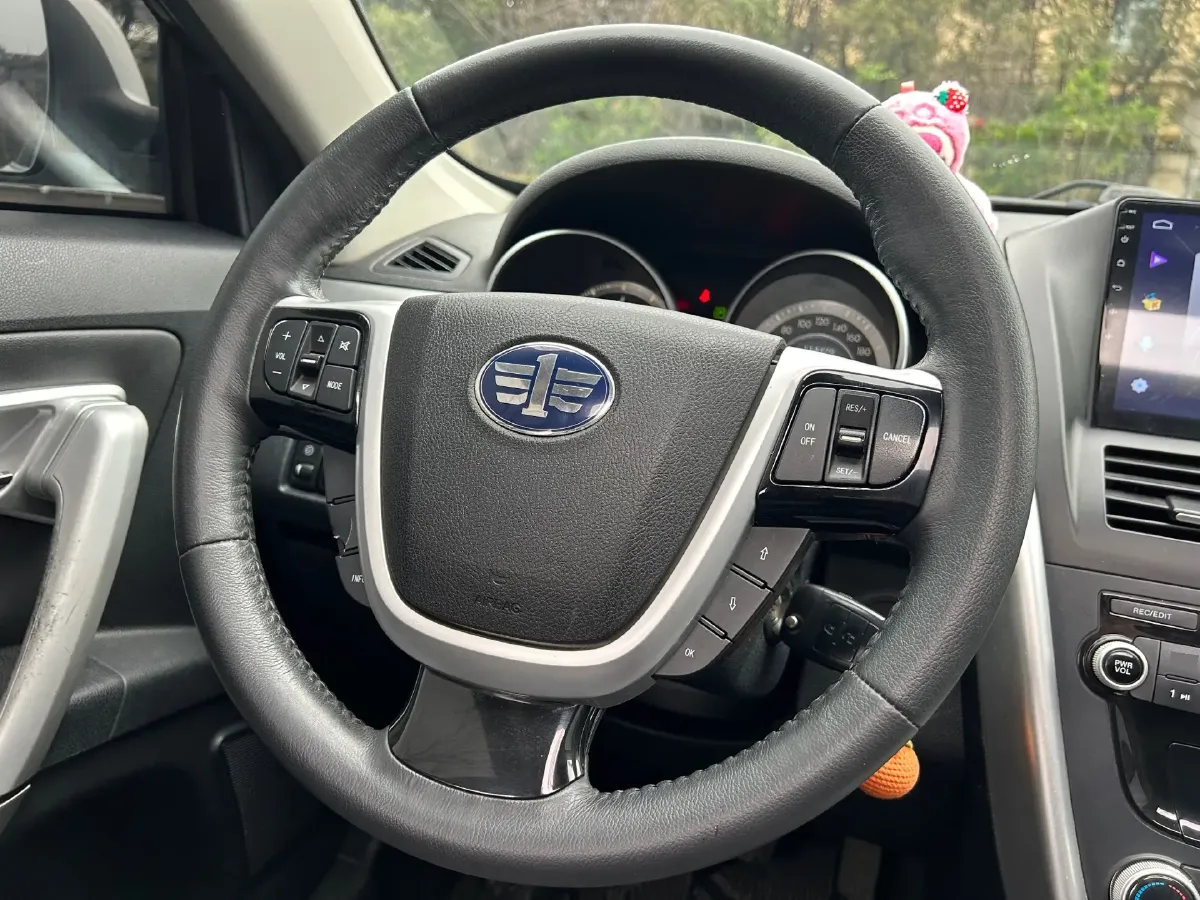 2013 Bestune X80 2.0L 147HP L4 6MT,autocango,china used car exporter,china ev exporter,chinese used car exporter,chinese used ev exporter