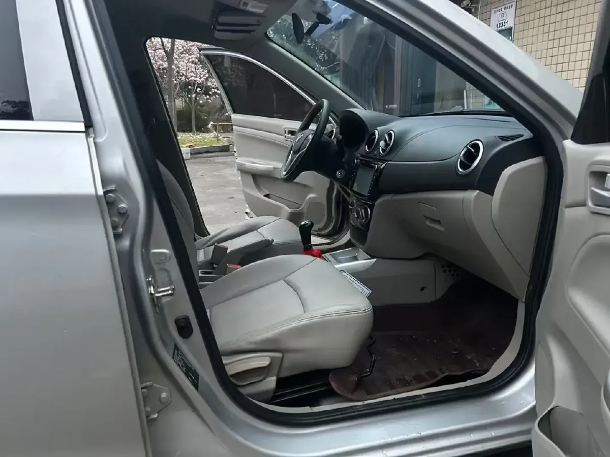 2015 ChangAn Alsvin V3 1.4L 101HP L4 5MT,autocango,china used car exporter,china ev exporter,chinese used car exporter,chinese used ev exporter