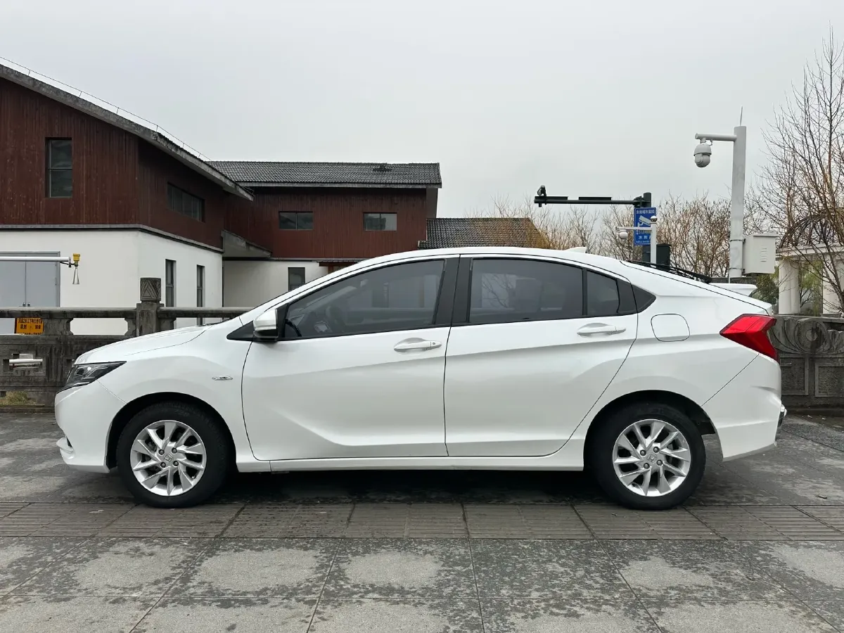 2017 Honda Gienia 1.5L 131HP L4 CVT,autocango,china used car exporter,china ev exporter,chinese used car exporter,chinese used ev exporter