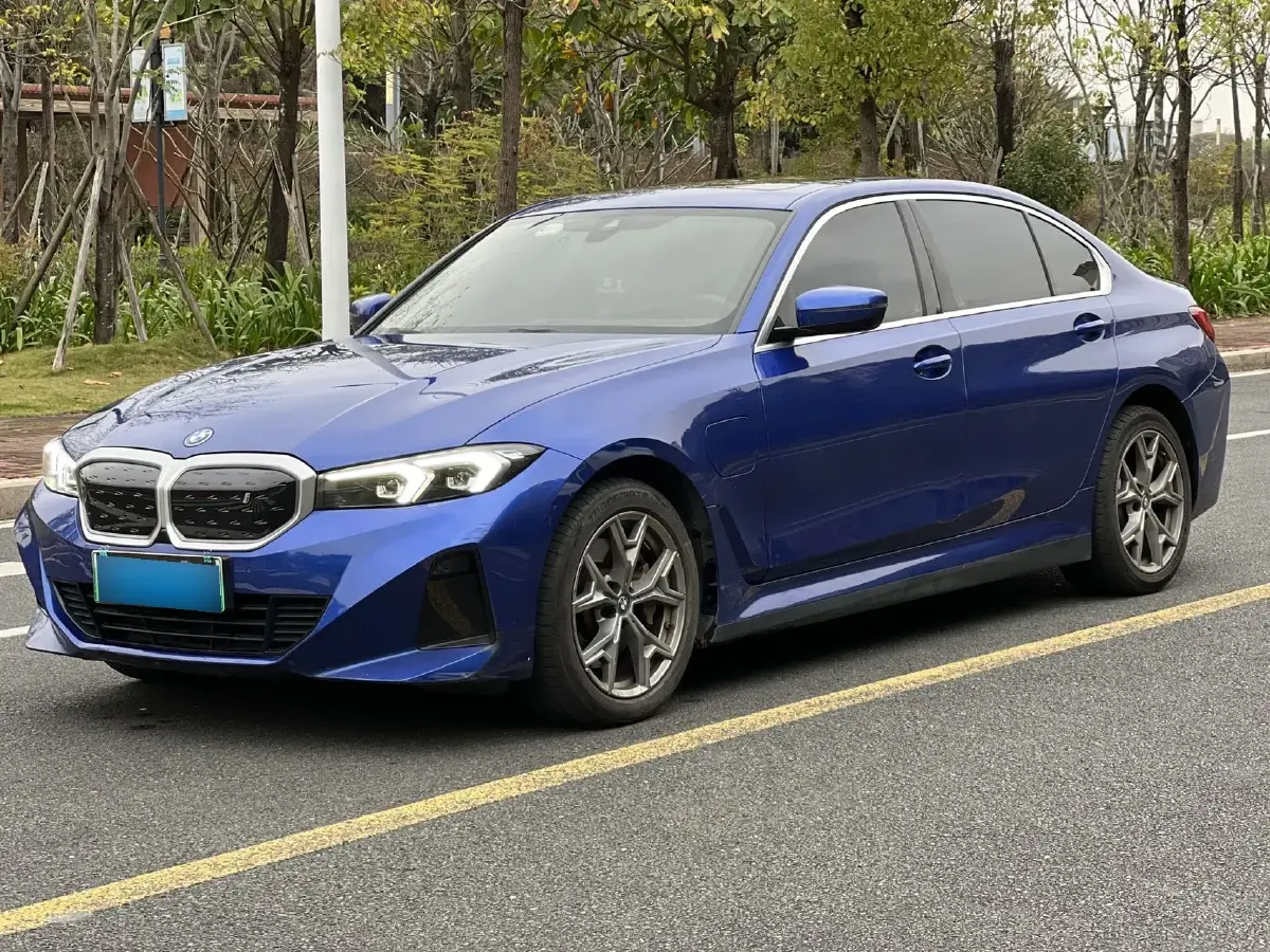 2022 BMW i3 BEV 70KWH