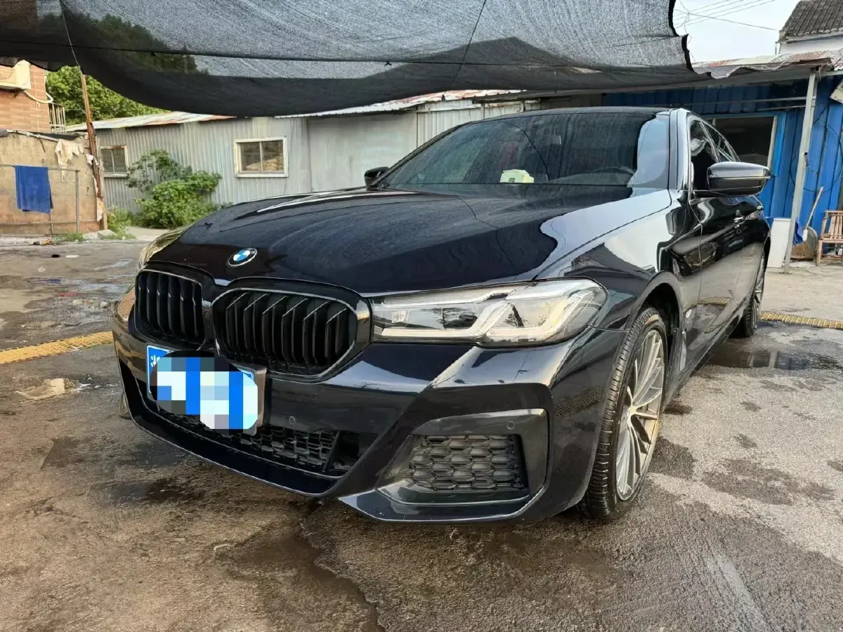 2022 BMW 5 Series 2.0T 252HP L4 8AT