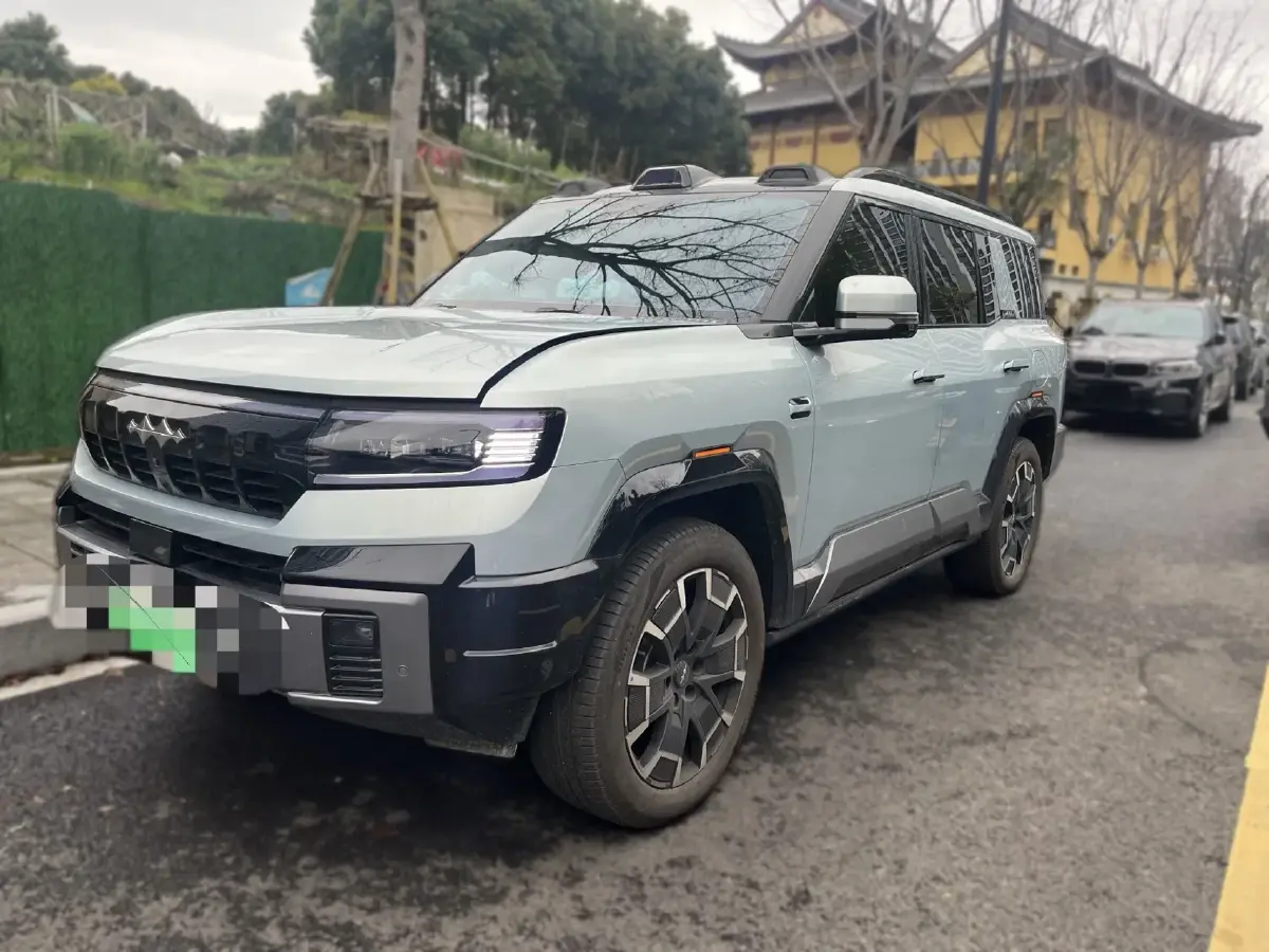 2025 FangChengBao Bao 8 2.0T 272HP L4 E-CVT PHEV 36.8KWH