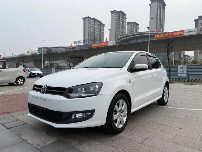 2013 Volkswagen Polo 1.4L 86HP L4 5MT