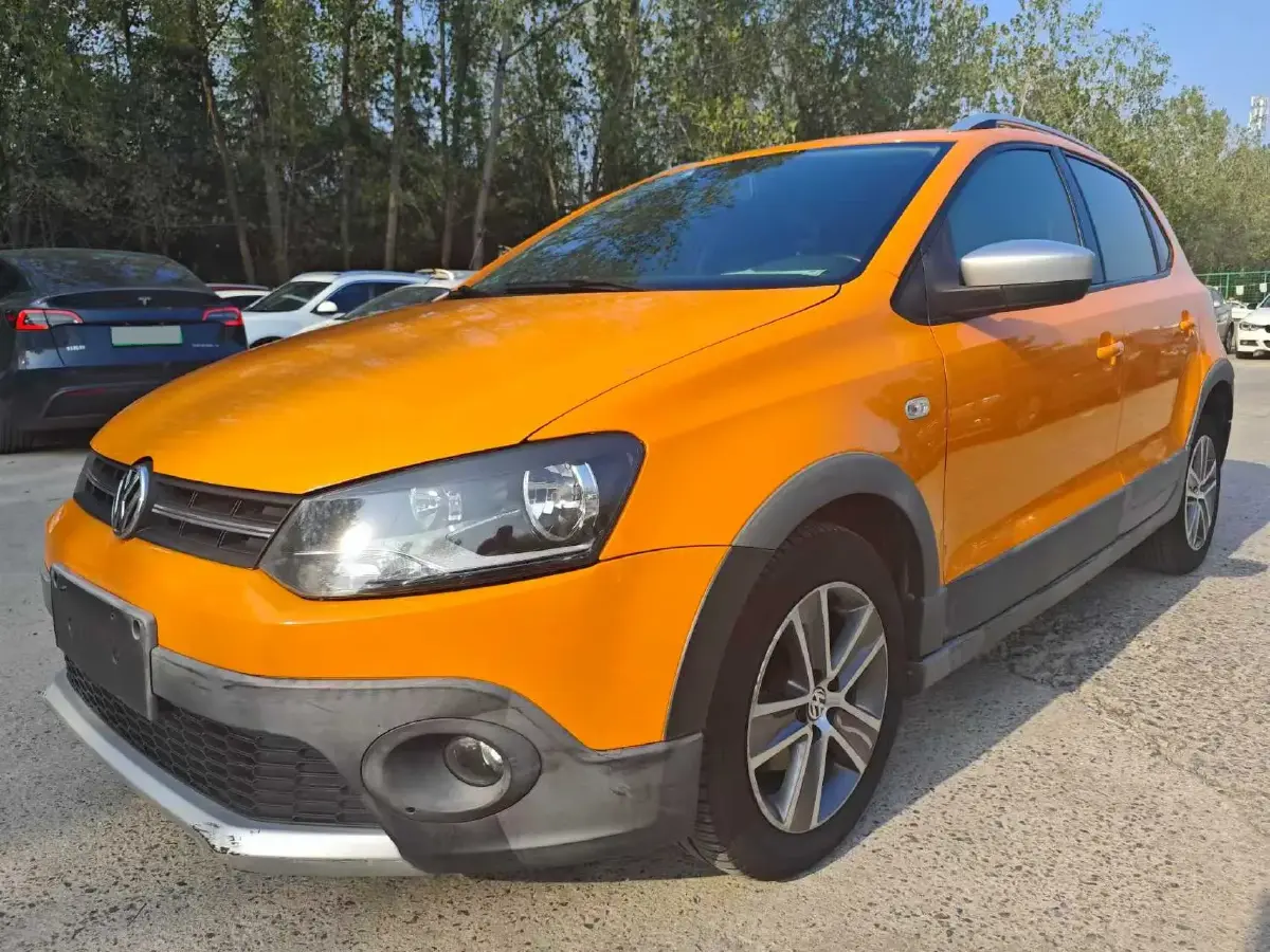2012 Volkswagen Polo 1.6L 105HP L4 5MT