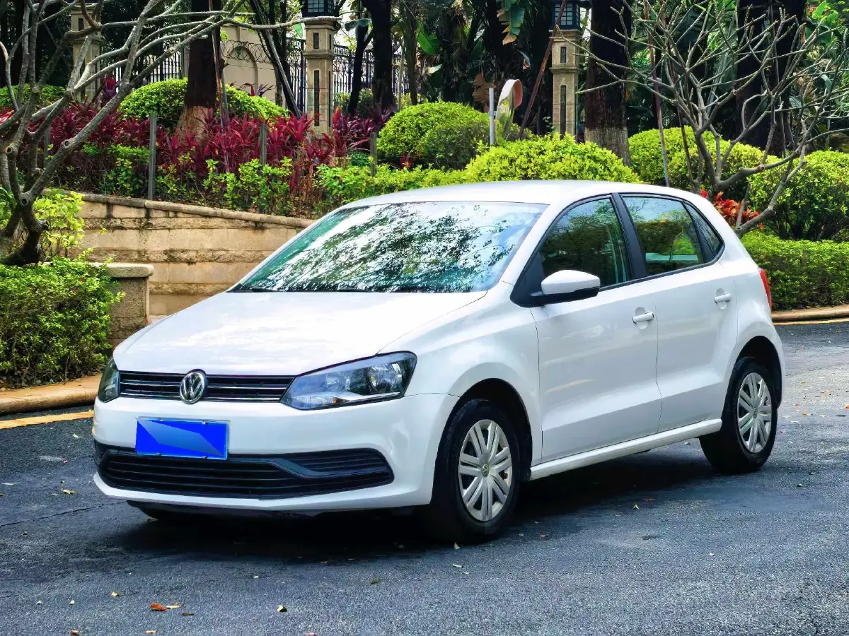 2016 Volkswagen Polo 1.4L 90HP L4 6AT
