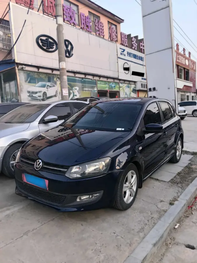 2011 Volkswagen Polo 1.4L 86HP L4 6AT