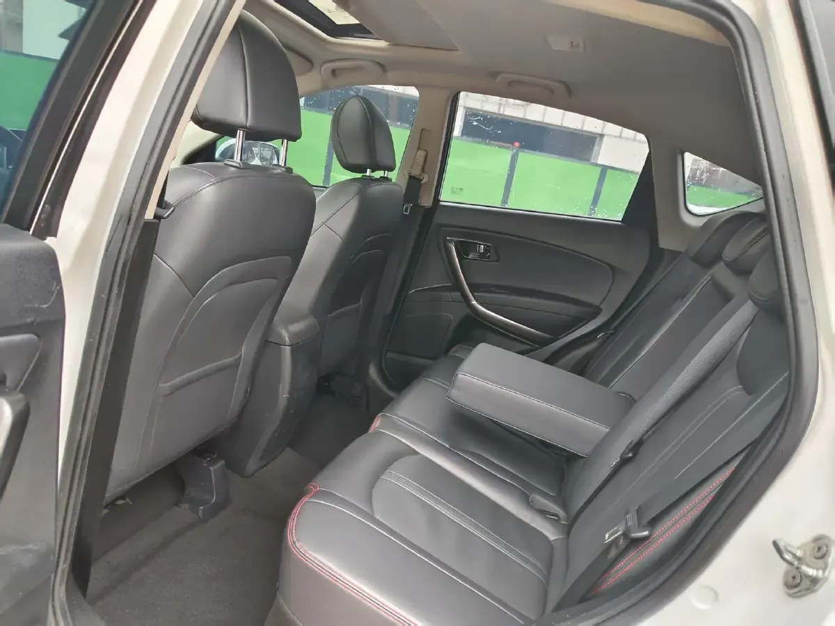 2017 Bestune X80 2.0L 147HP L4 6AT,autocango,china used car exporter,china ev exporter,chinese used car exporter,chinese used ev exporter