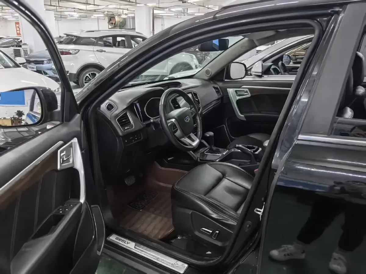 2015 Geely GX7 2.0L 141HP L4 6AT,autocango,china used car exporter,china ev exporter,chinese used car exporter,chinese used ev exporter