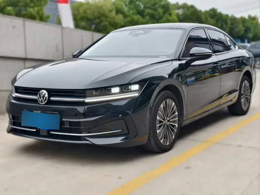 2024 Volkswagen Magotan 2.0T 220HP L4 7DCT