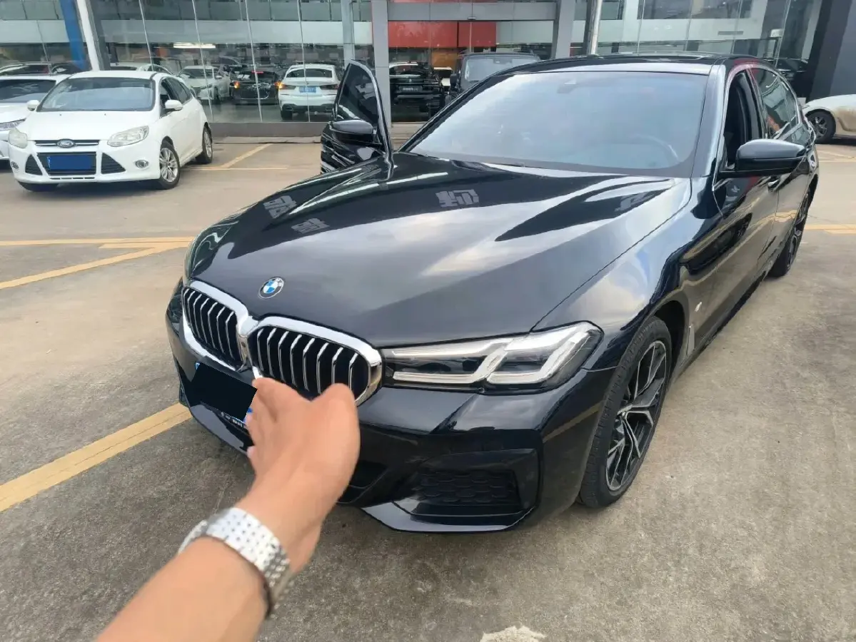 2022 BMW 5 Series 2.0T 252HP L4 8AT