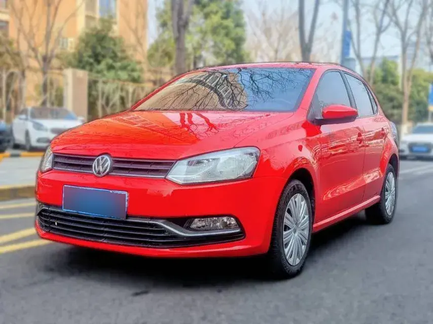 2016 Volkswagen Polo 1.6L 110HP L4 5MT